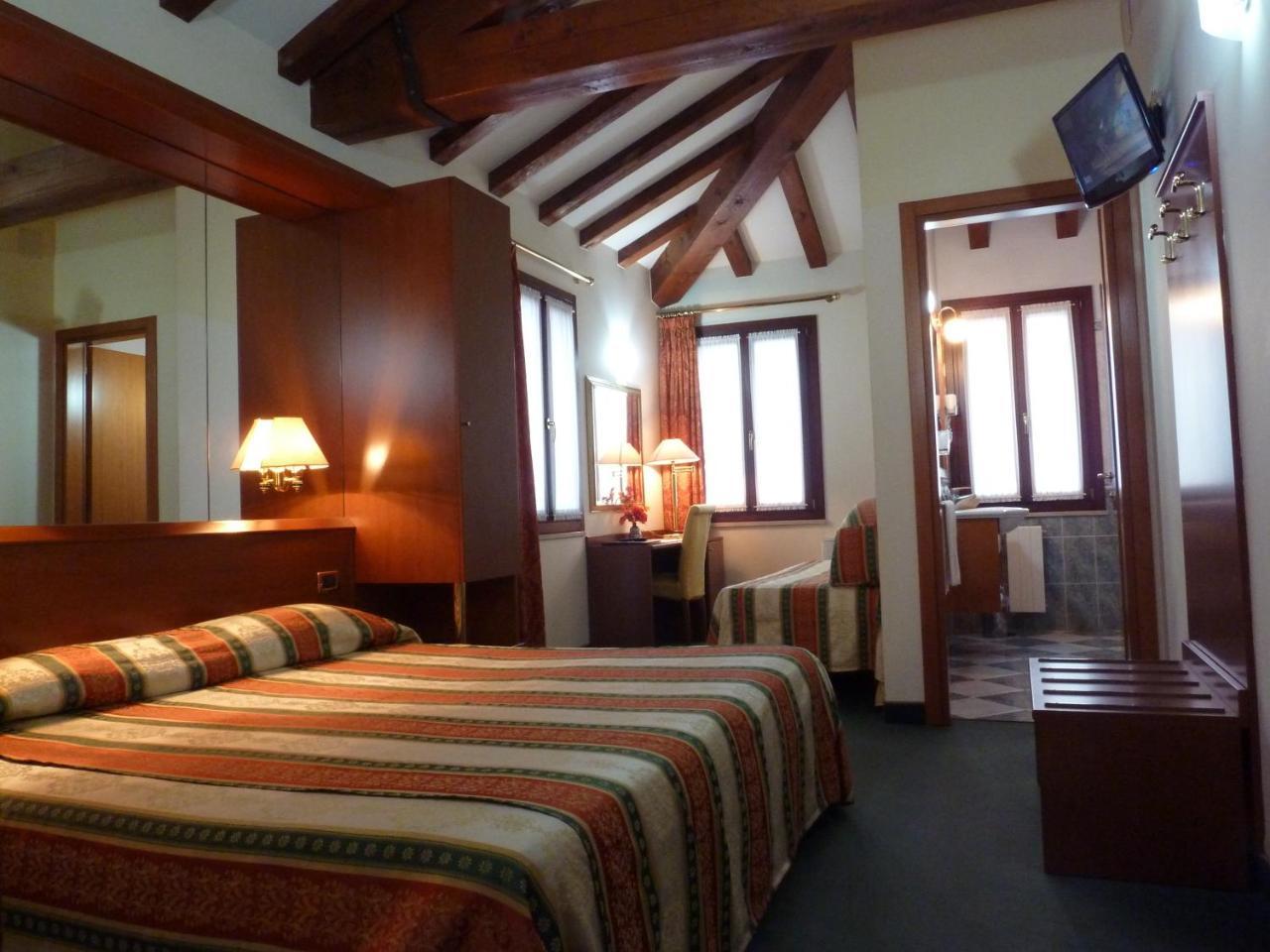 Hotel Antico Moro Chirignago-Zelarino Buitenkant foto